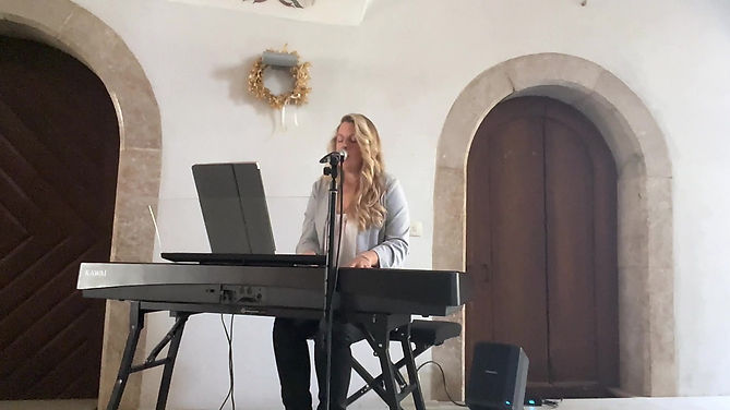 Moment 4 live - cover Sandra Schniederjan